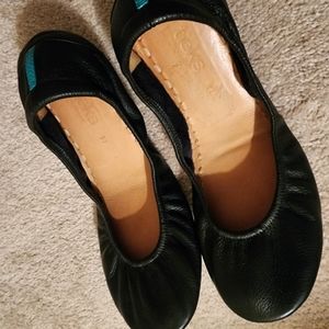 Perfect pair of Black Gavrieli Tieks!